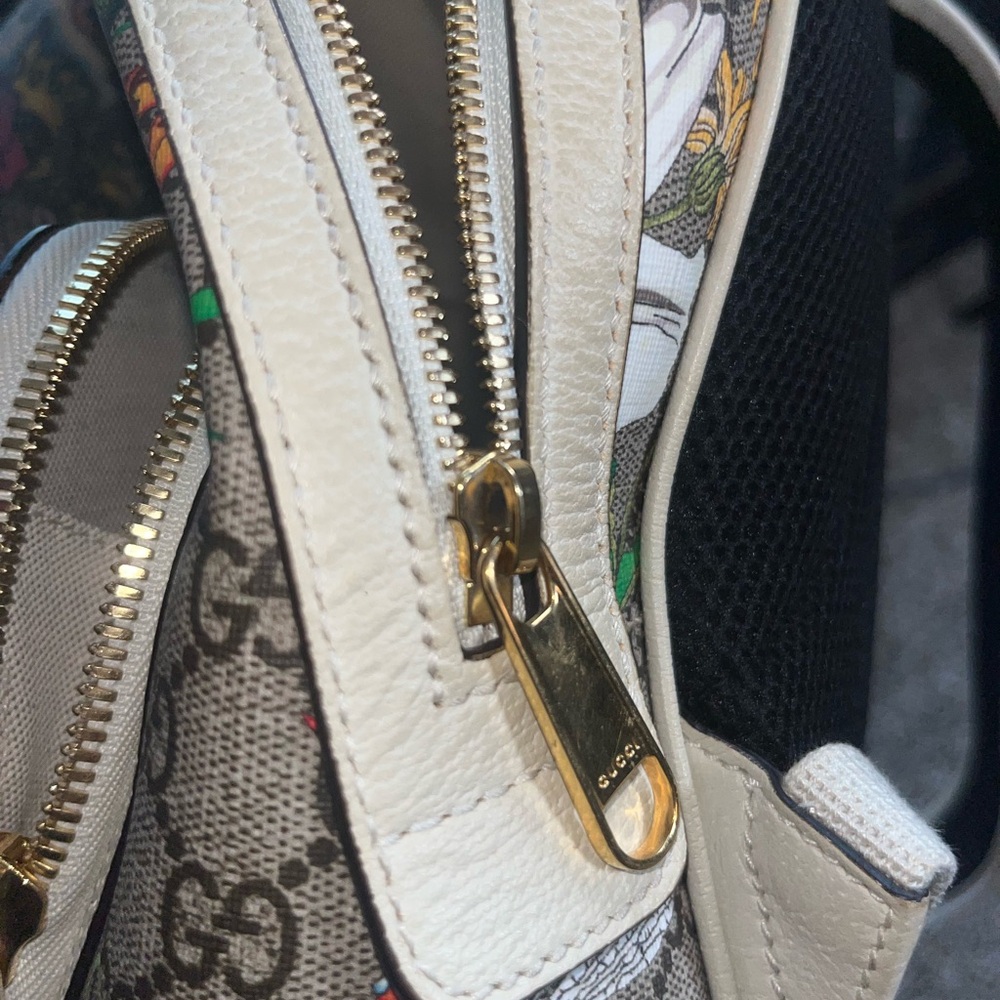 Gucci Beige Backpack with Floral Accents - Picture 10 of 11